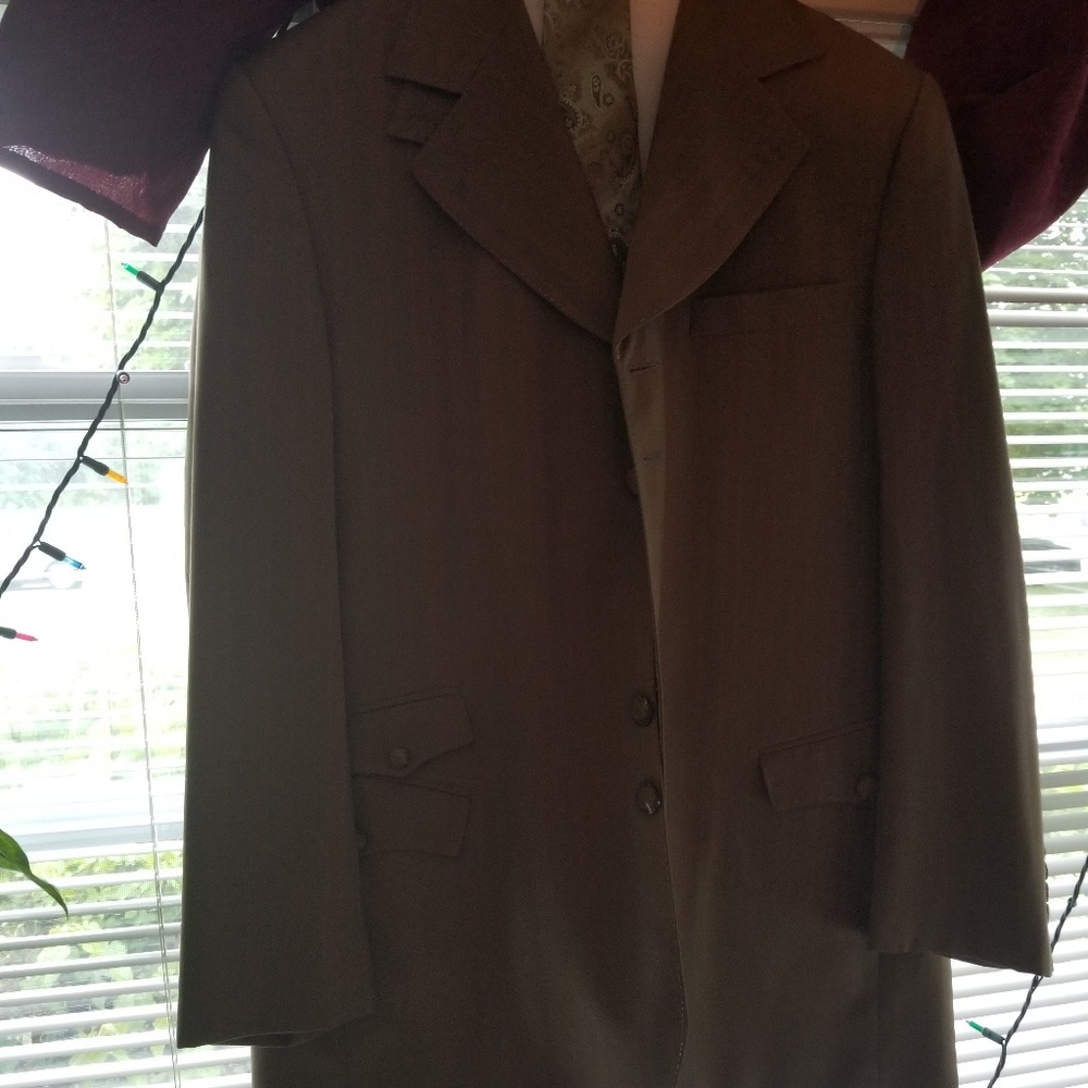 Suits - Picture 2 of 2